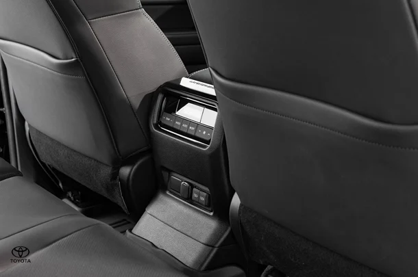 2024 Toyota Prado GXL image 19