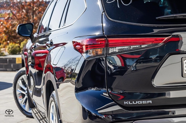2022 Toyota Kluger Hybrid AWD GRANDE image 15