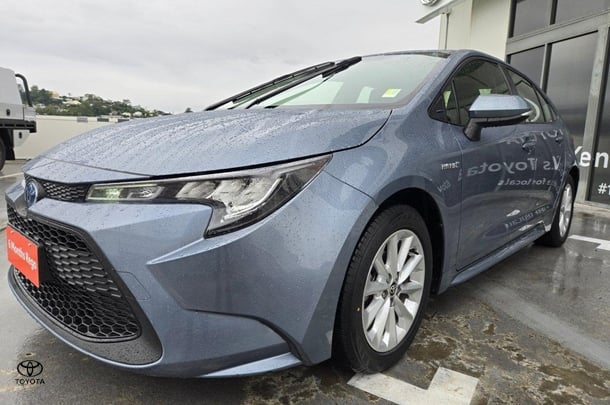 2022 Toyota Corolla Sedan Hybrid Ascent Sport image 4