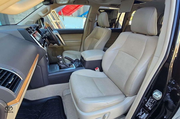 2021 Toyota Prado Kakadu image 14
