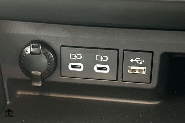 2024 Toyota Kluger Hybrid AWD GRANDE image 34