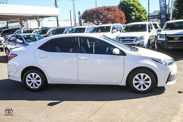 2017 Toyota Corolla Sedan Ascent image 3