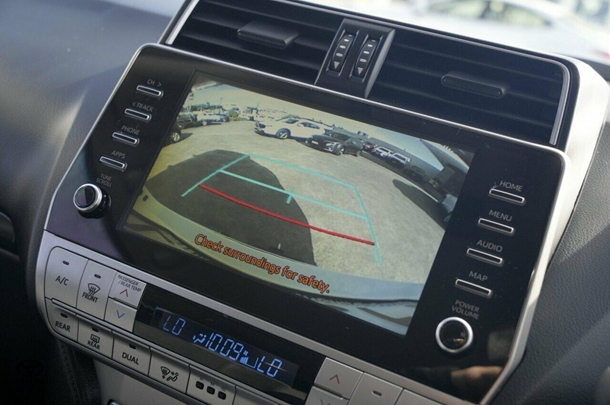 2021 Toyota Prado GXL image 13