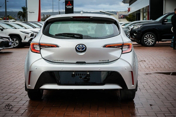 2020 Toyota Corolla Hatch Hybrid Ascent Sport image 6