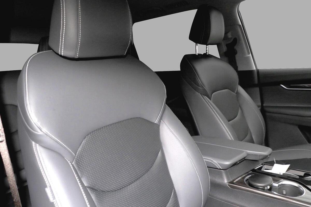 2024 LDV D90 Executive Auto image 9