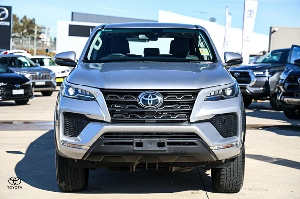 2024 Toyota Fortuner GX image 4