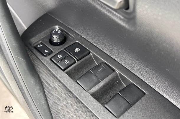 2022 Toyota Corolla Hatch Hybrid Ascent Sport image 14