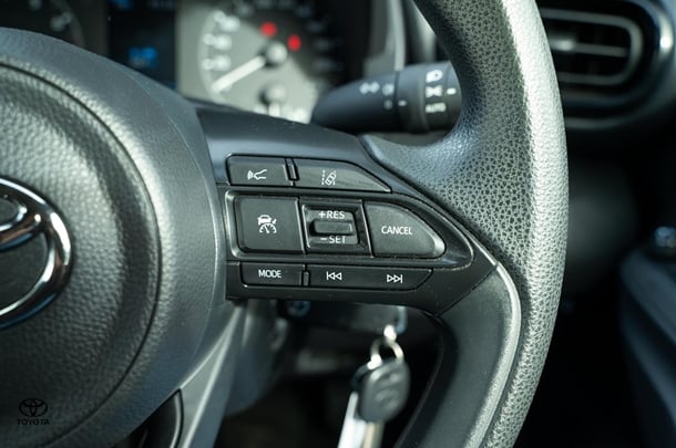 2023 TOYOTA Yaris Ascent Sport image 18