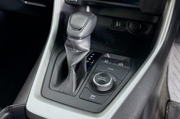 2023 Toyota Rav4 Hybrid GX image 16