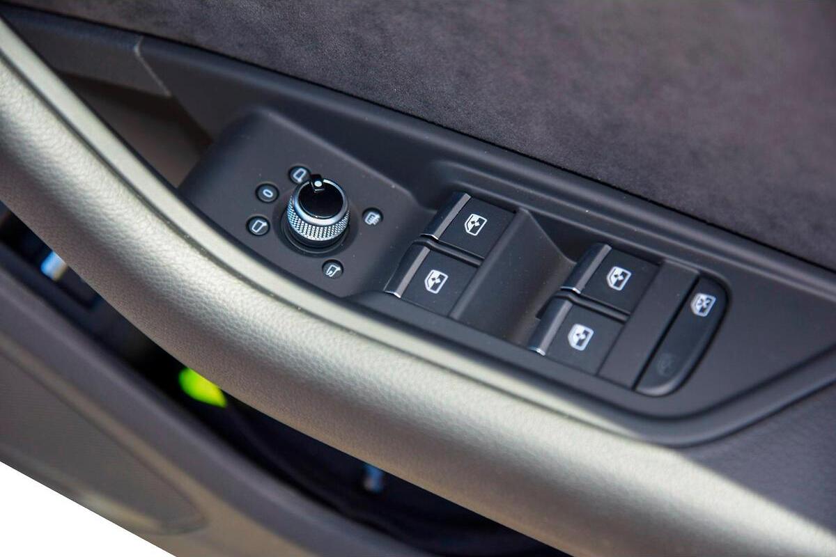 2024 Audi A4 45 TFSI S line Auto quattro MY24 image 17