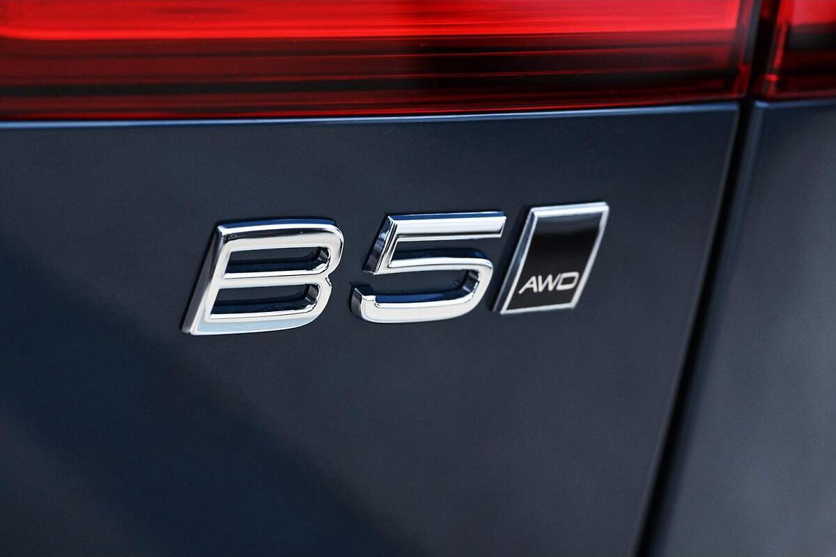 2024 Volvo V60 Cross Country Ultra B5 Bright Auto AWD MY25 image 10