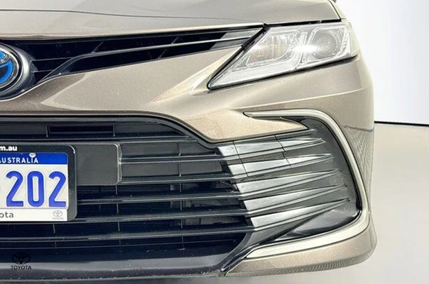 2023 Toyota Camry Hybrid Ascent image 3