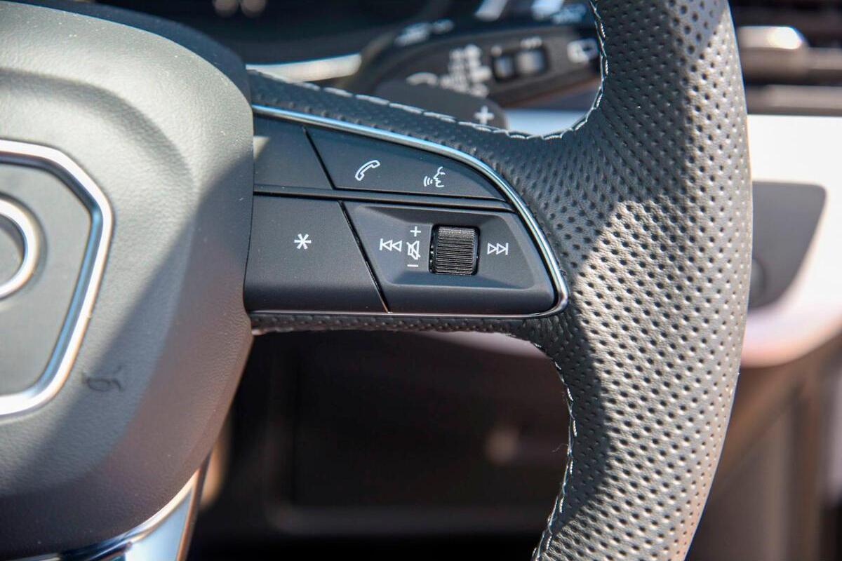 2024 Audi A4 45 TFSI S line Auto quattro MY24 image 15