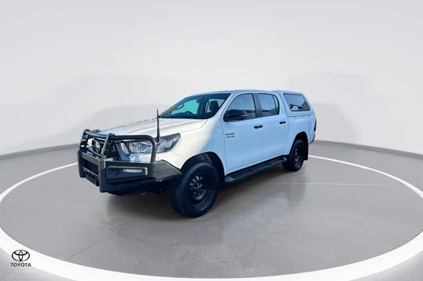 2021 Toyota Hilux SR image 4