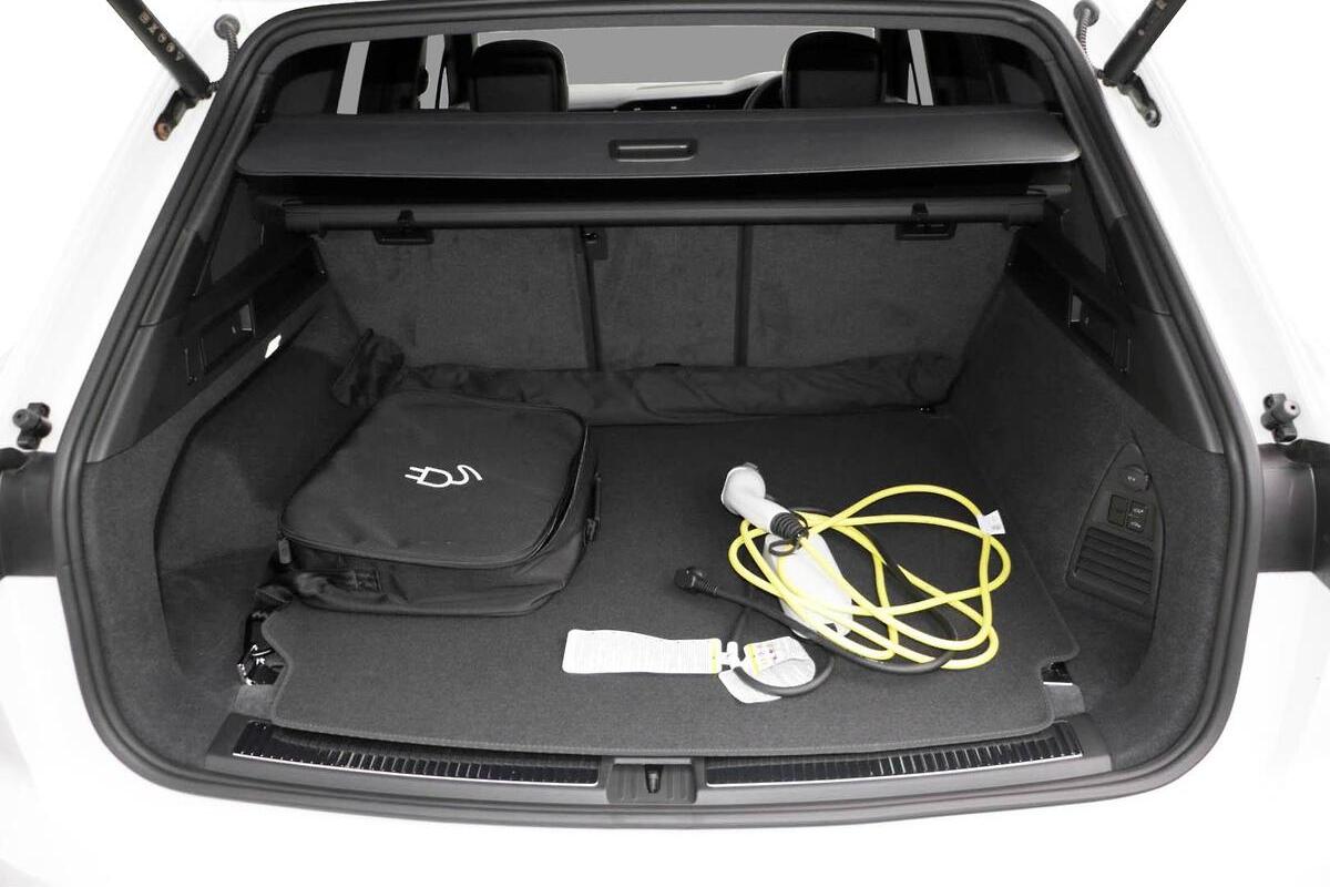 2024 Volkswagen Touareg R RC Auto 4MOTION MY24 image 10