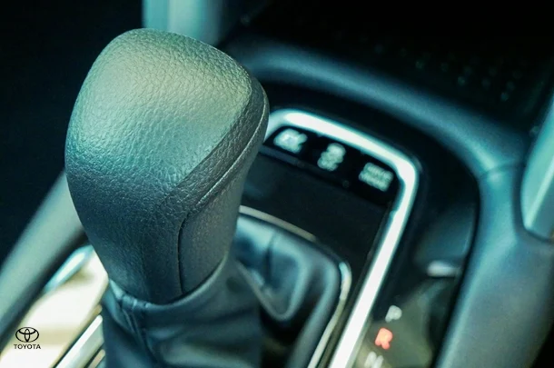 2023 Toyota Corolla Cross HV GX image 15