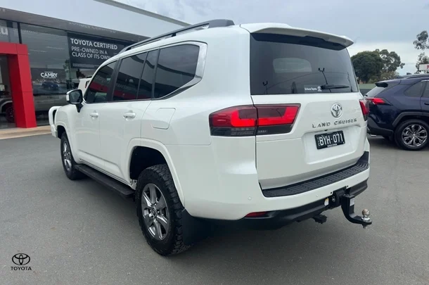 2022 Toyota Landcruiser VX image 5