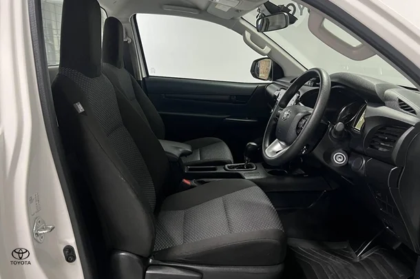 2024 Toyota Hilux Workmate image 11