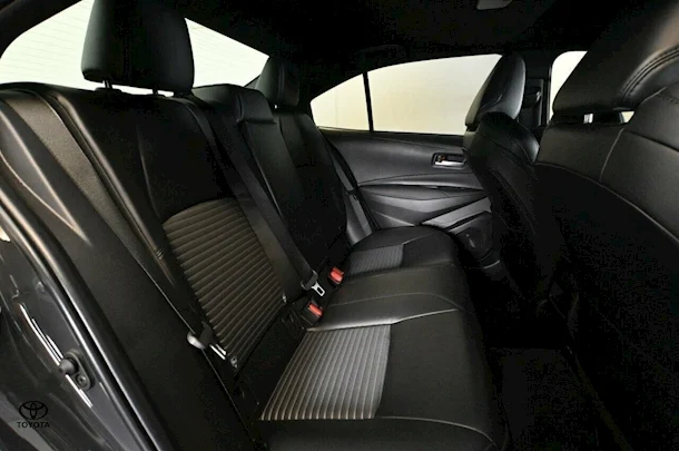 2022 Toyota Corolla Sedan Hybrid ZR image 9