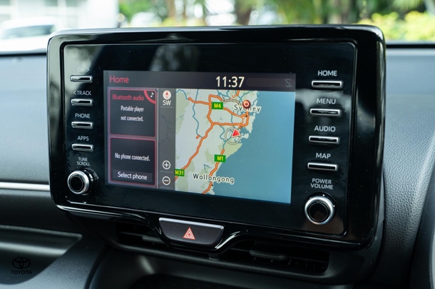 2023 TOYOTA Yaris Hybrid SX image 12