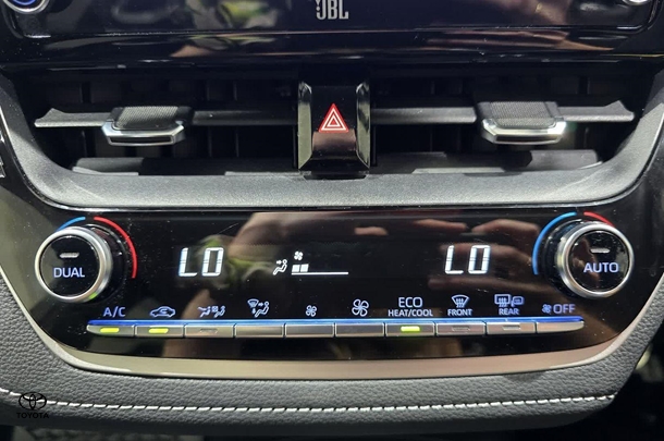 2022 Toyota Corolla ZR image 21
