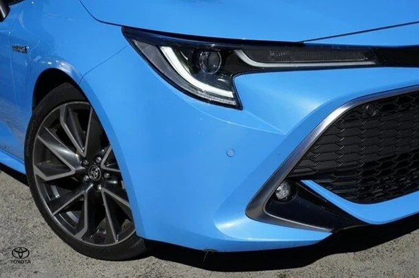 2020 Toyota Corolla Hatch Hybrid ZR image 2
