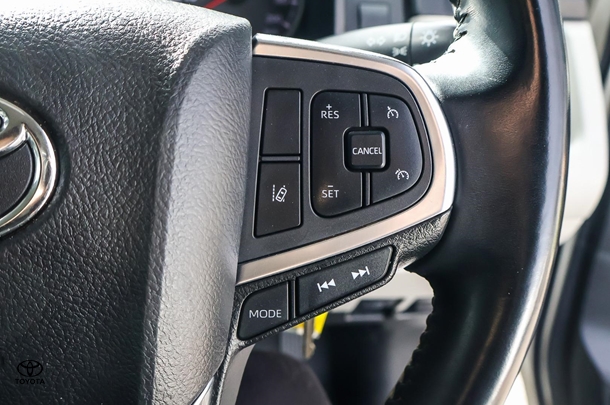 2020 Toyota Hiace LWB image 18