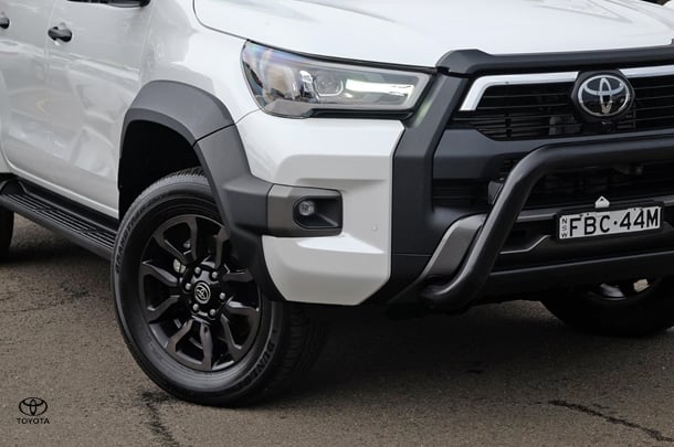 2023 Toyota HILUX Rogue image 6