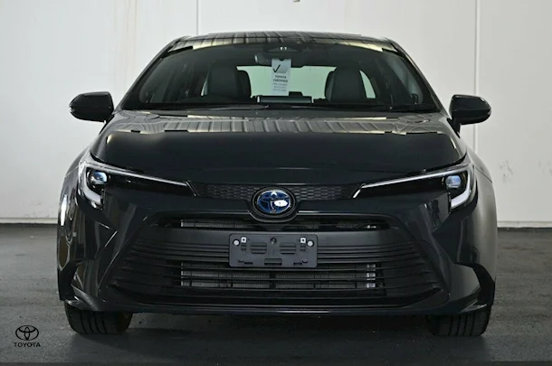 2022 Toyota Corolla Sedan Hybrid ZR image 2