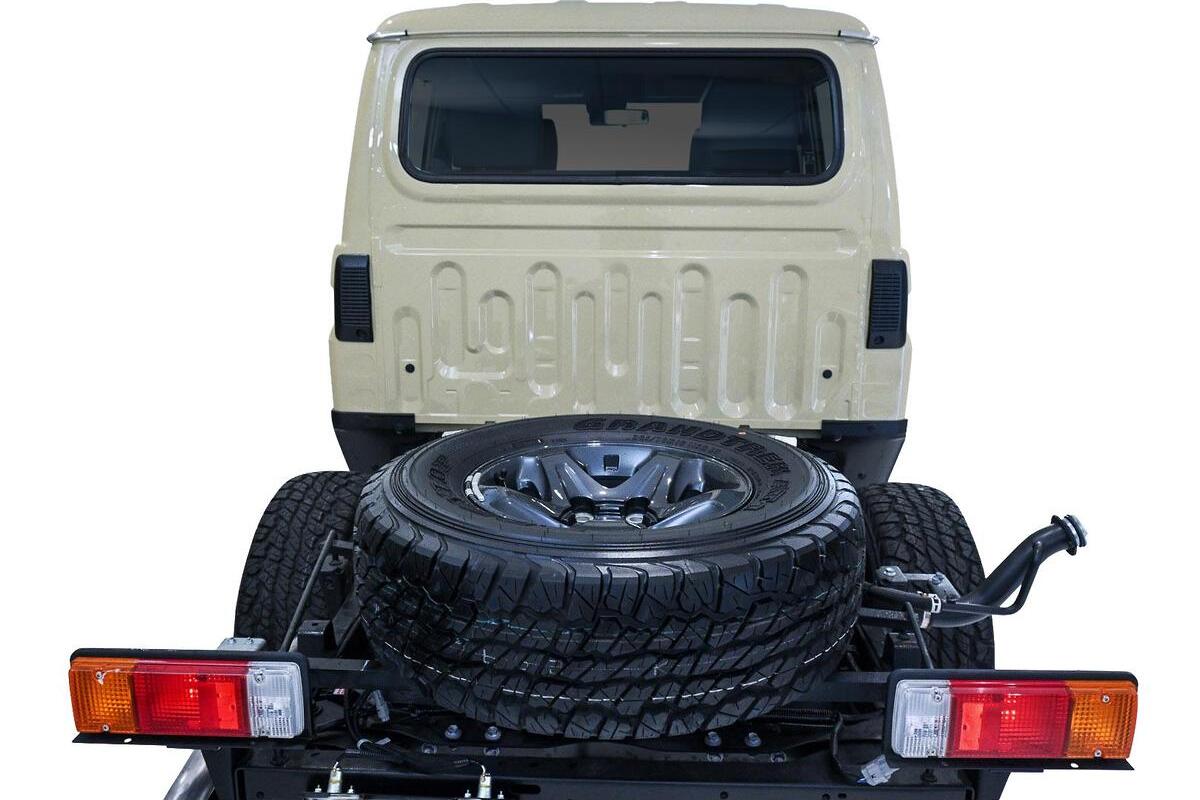 2024 Toyota Landcruiser GXL Manual 4x4 Double Cab image 4