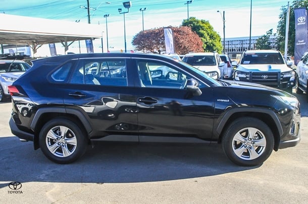 2023 Toyota Rav4 Hybrid GX image 3