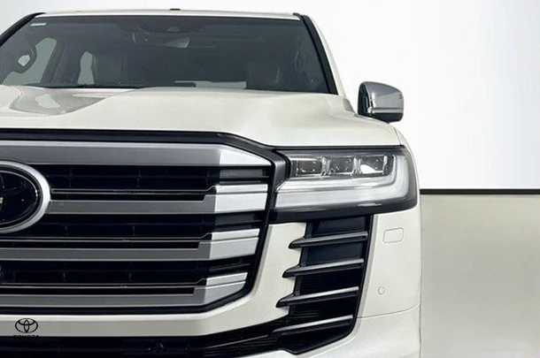 2022 Toyota LANDCRUISER Sahara ZX image 3
