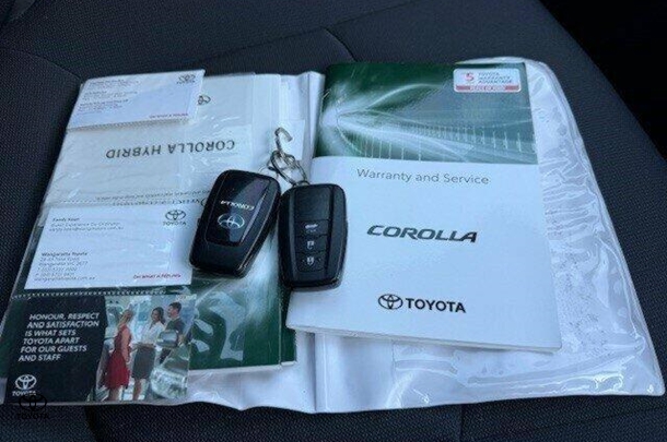 2021 Toyota Corolla Sedan Hybrid Ascent Sport image 23