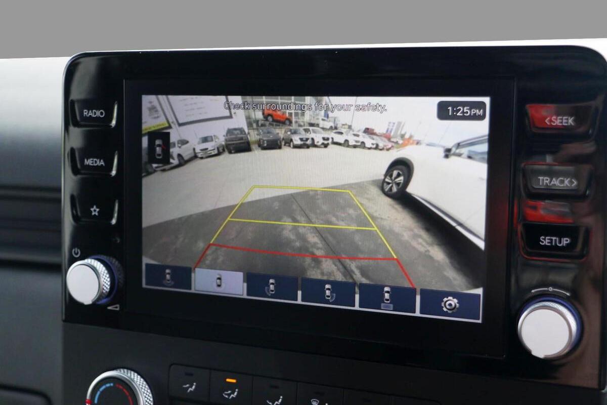 2024 Hyundai STARIA LOAD Auto MY25 image 13