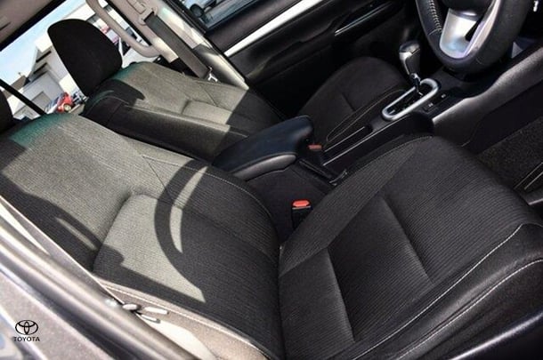 2020 Toyota Hilux SR5 image 10