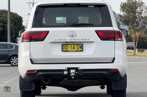 2022 Toyota LANDCRUISER GX image 6