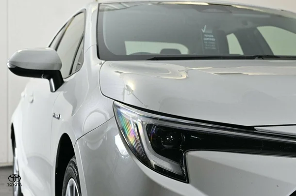 2023 Toyota Corolla Sedan Hybrid Ascent Sport image 4