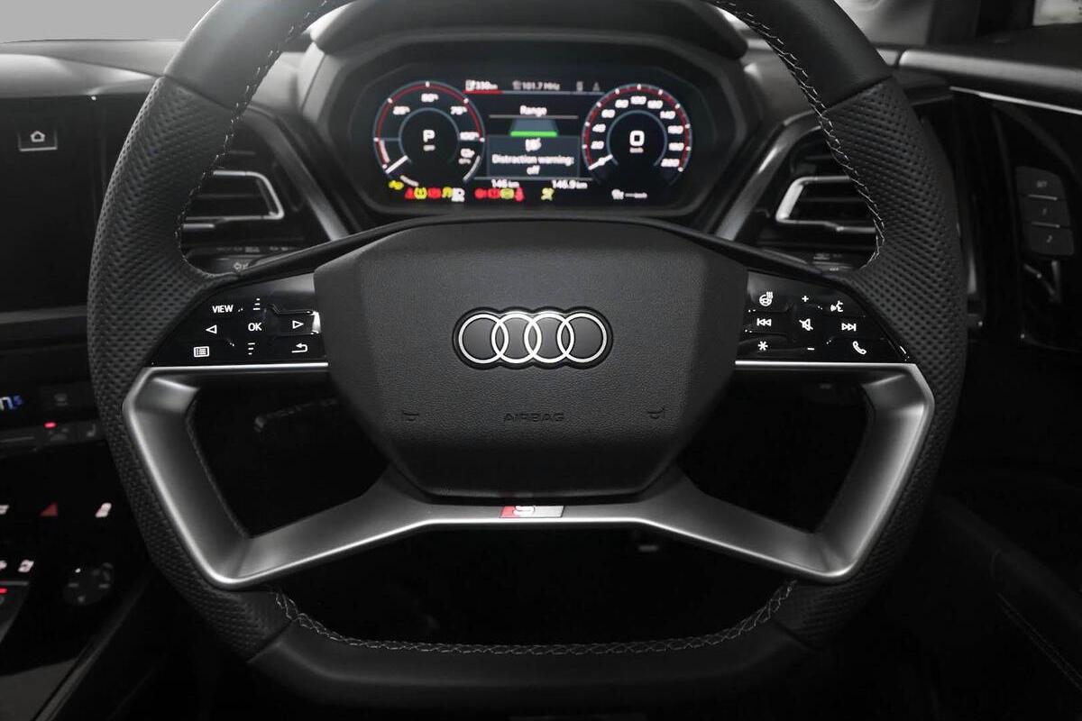 2025 Audi Q4 e-tron 55 Auto e-quattro MY25 image 14