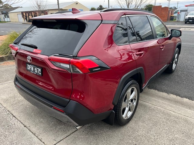 2020 Toyota RAV4 GXL-2WD image 3