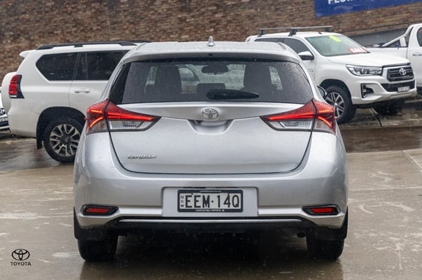 2017 Toyota Corolla Ascent Sport image 5