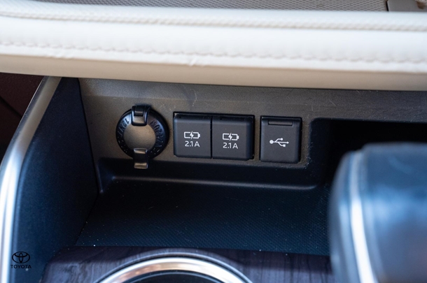 2021 TOYOTA Kluger Hybrid AWD GRANDE image 22