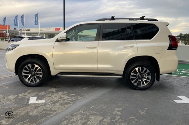 2021 Toyota Prado VX image 6