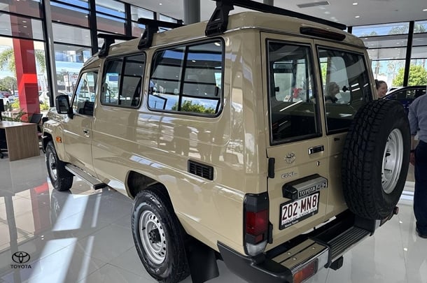 2023 Toyota LC Military GXL image 13