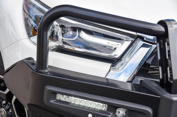 2023 Toyota HILUX SR5 image 7