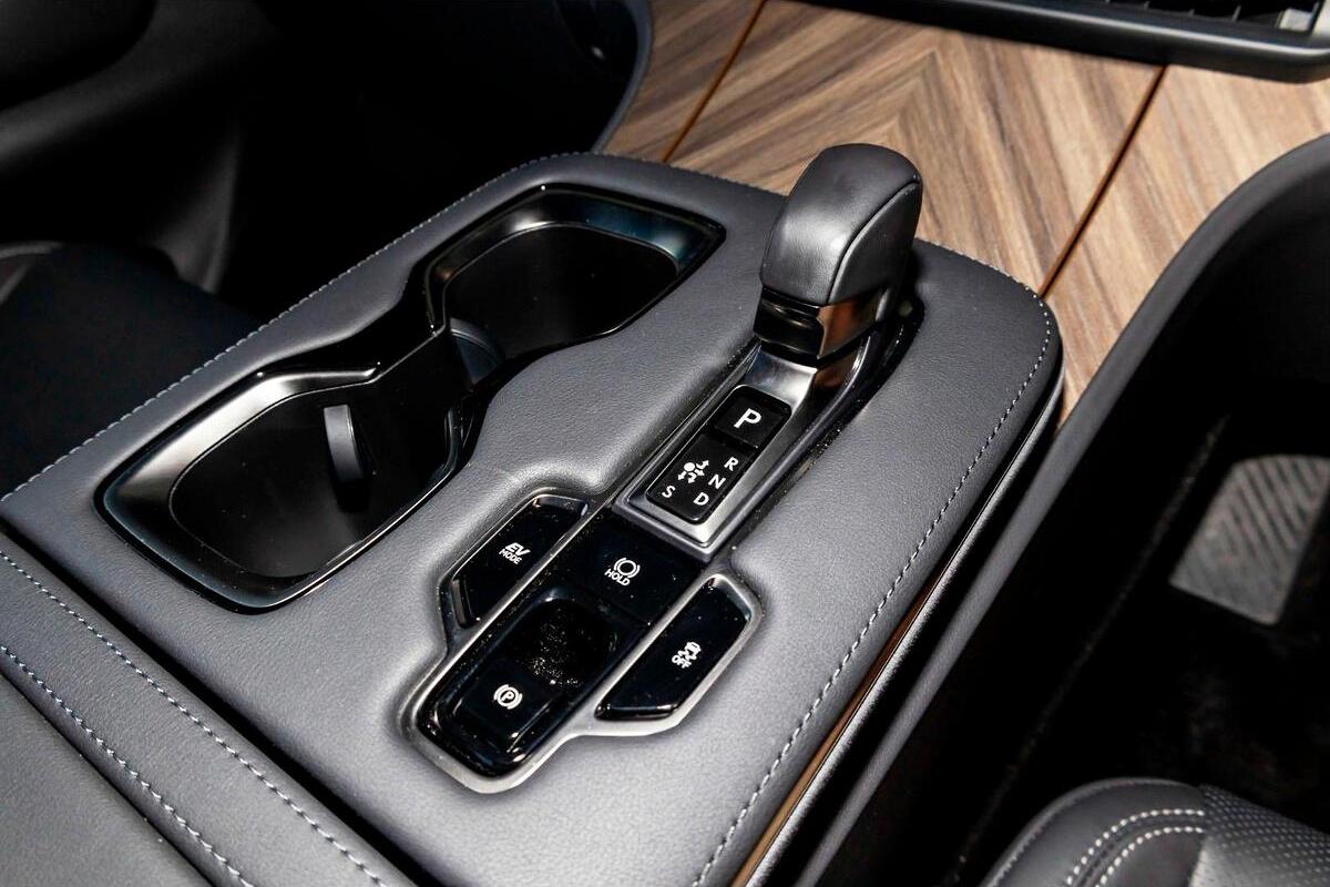 2024 Lexus LM LM350h Sports Luxury Auto 2WD image 18