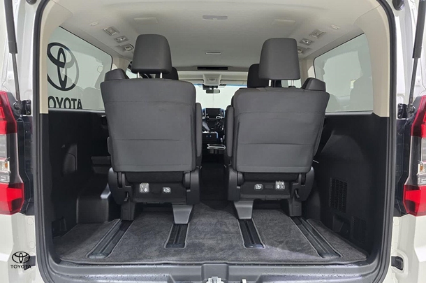 2022 Toyota Granvia Standard image 29