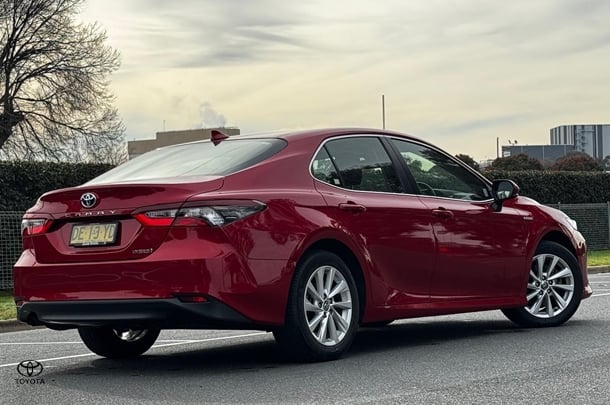 2022 Toyota Camry Hybrid Ascent image 4