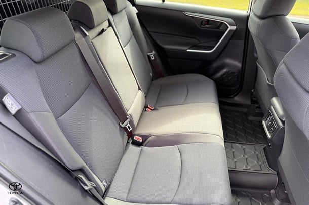 2021 Toyota RAV4 HYBRID GX AWD image 19