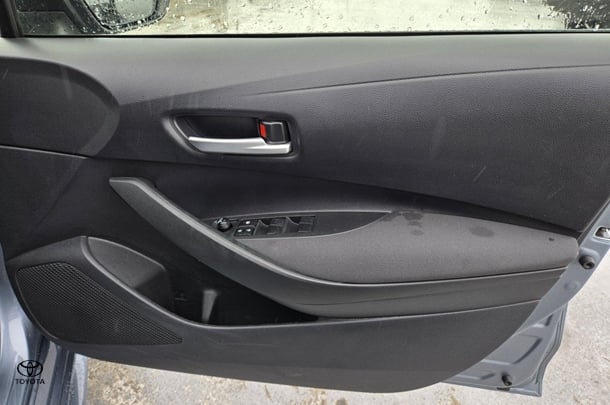 2022 Toyota Corolla Sedan Hybrid Ascent Sport image 15