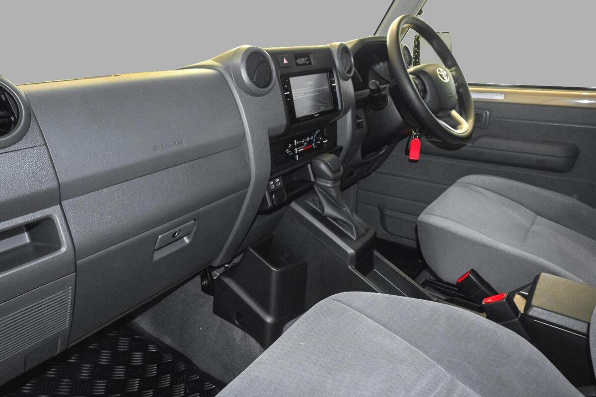 2024 Toyota Landcruiser GXL Manual 4x4 Double Cab image 8